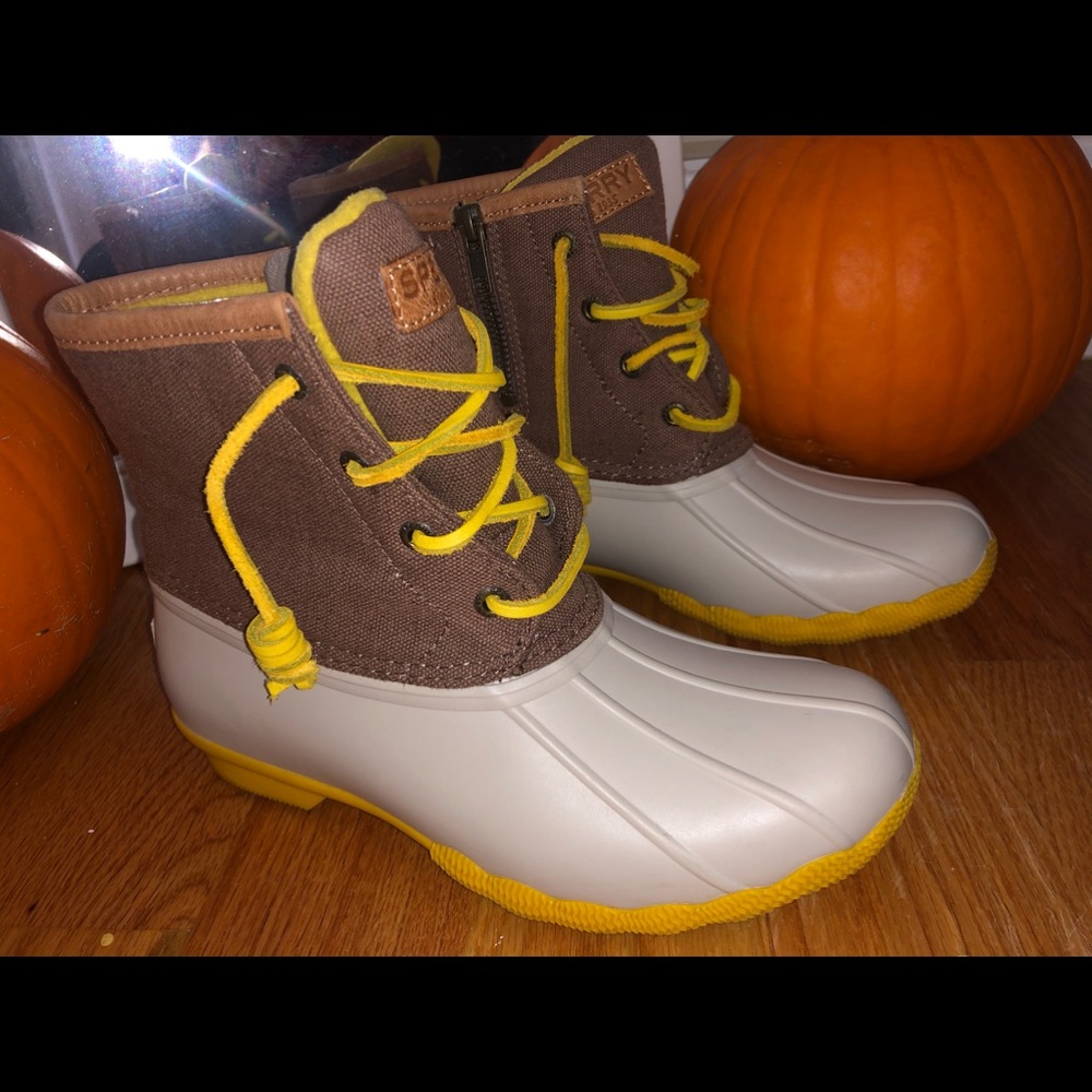 Waterproof/Saltproof Sperry Boot - Picture 4 of 11